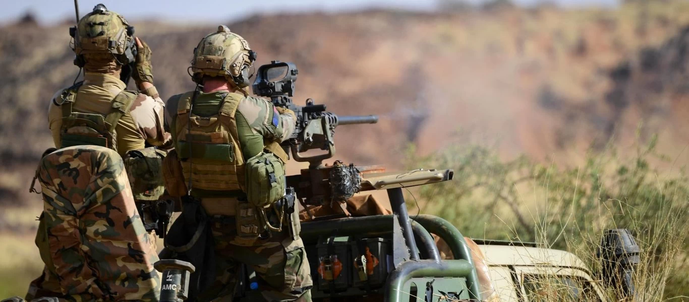  Μακρόν: «Θα παραμείνουμε στρατιωτικά στο Ιράκ άσχετα με το τι θα κάνουν οι ΗΠΑ»